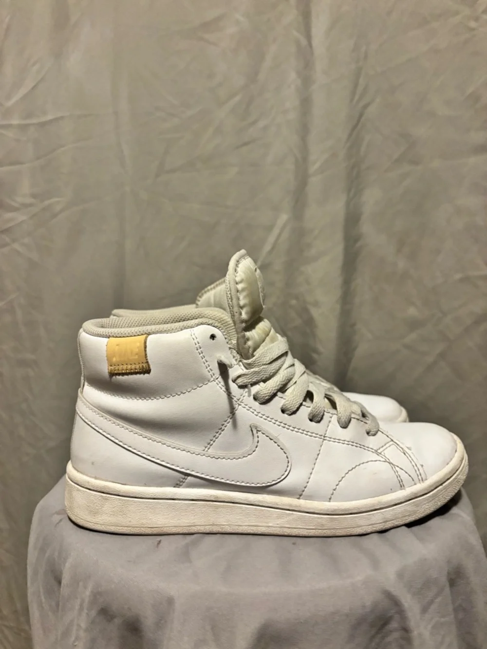 Nike White and Purple High-Top Sneakers Women’s Two Toned - Picture 4 of 7